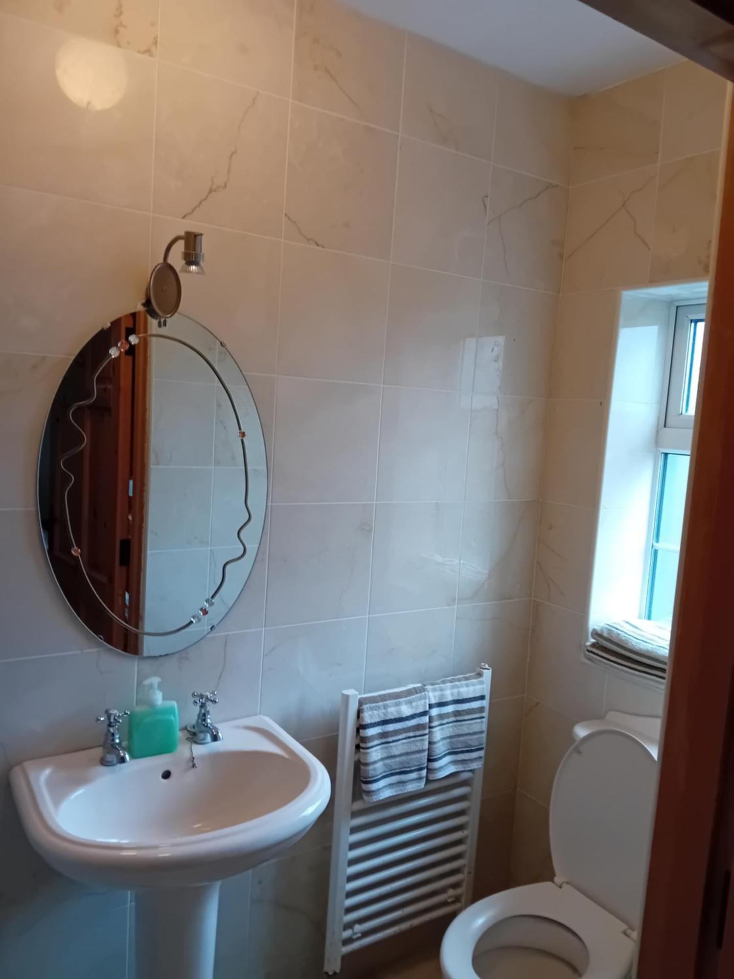 Golden Rose House Bed & Breakfast Knock  Ngoại thất bức ảnh