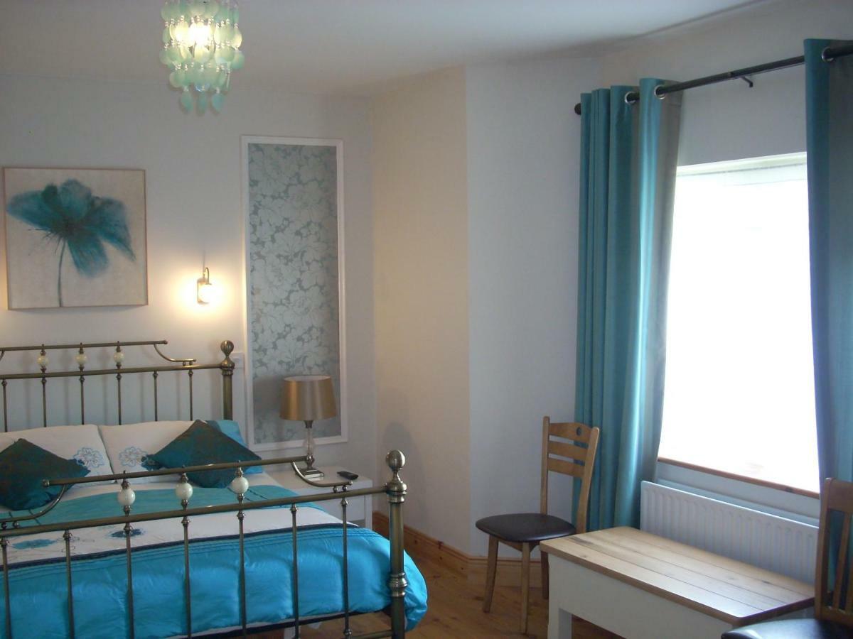 Golden Rose House Bed & Breakfast Knock  Ngoại thất bức ảnh